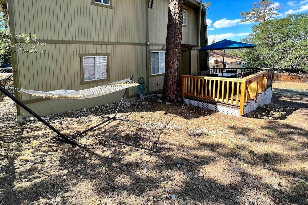 Pet-friendly Cottage, Walk From Big Bear Village!
