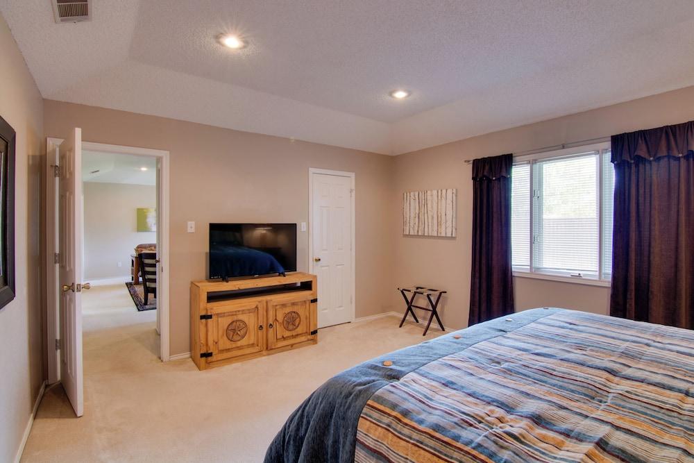 Lubbock Home w/ Deck & Yard - 8 Miles to Ttu!