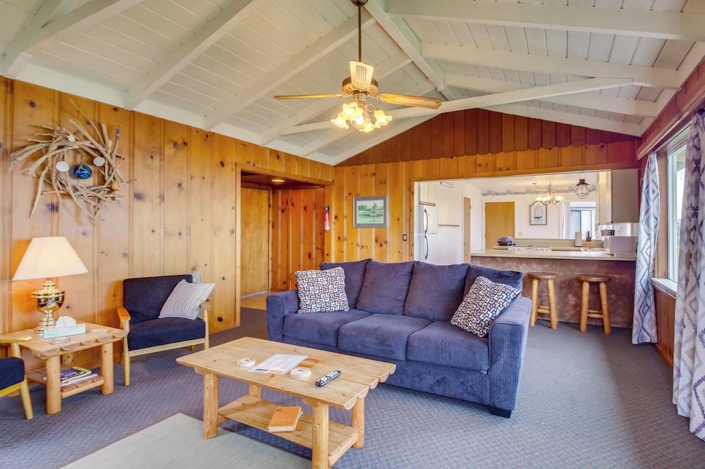 Rustic Coastal Smith River Cottage w/ Ocean Views!