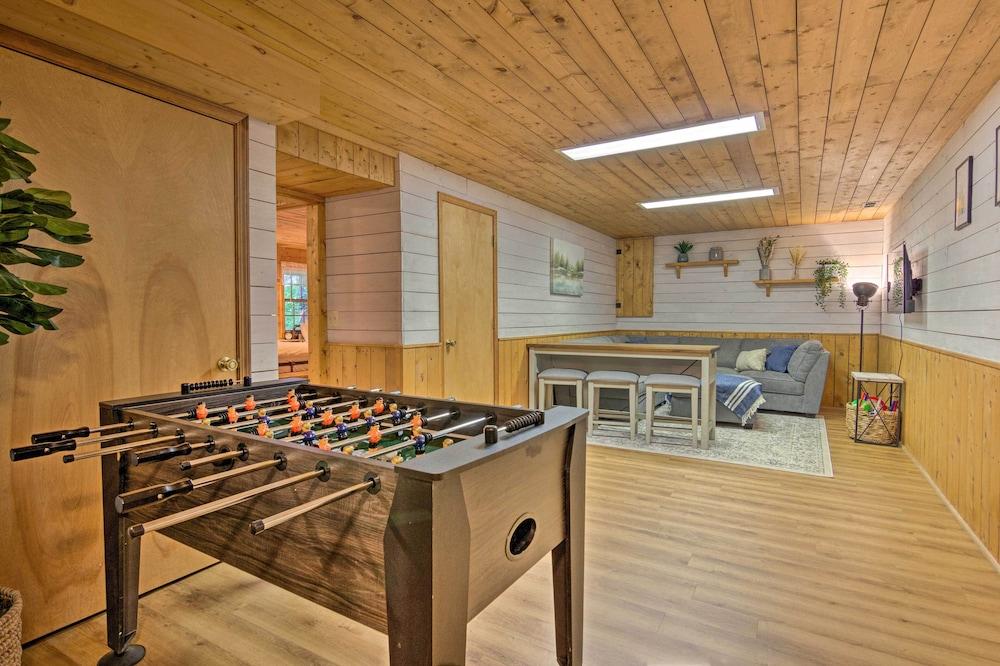 Secluded Cabin w/ Spacious Kitchen & Dining Area!