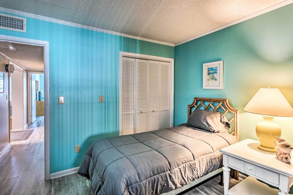 Myrtle Beach Condo - Steps to Ocean & Apache Pier!