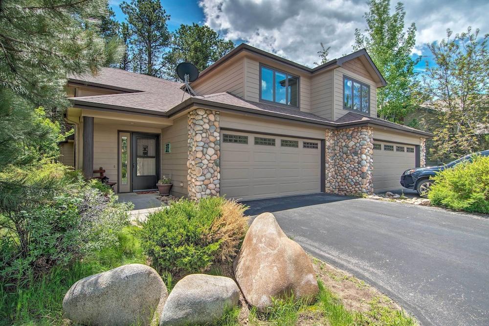 Spacious Estes Park Home on Big Thompson River!