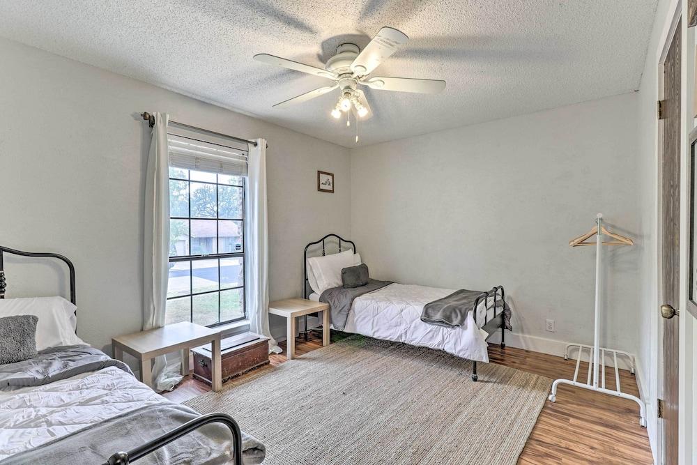 Pet-friendly Austin Ranch Home w/ Fire Pit!
