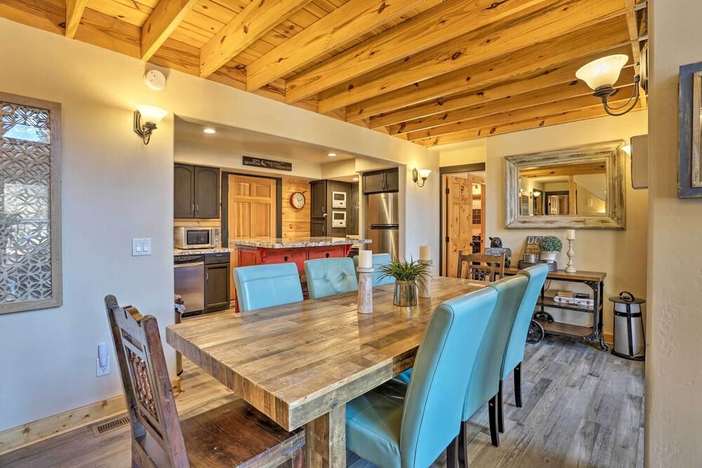 Big Bear Lake Cabin w/ Hot Tub < 1 Mi to Skiing!