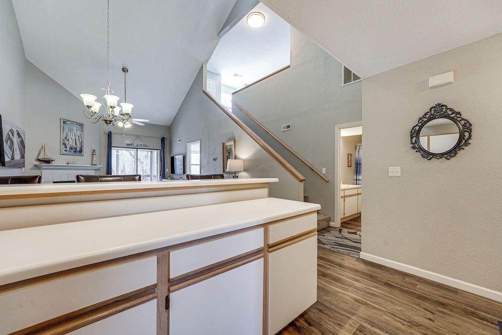 Lakefront Branson Penthouse w/ Resort Amenities!