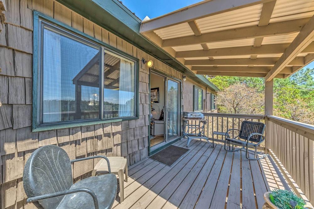 Scenic Hideaway w/ Deck & Grill ~ 6 Mi to Ruidoso!