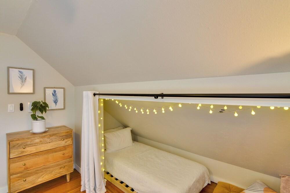 Buena Vista Getaway ~ 1/2 Mi to Downtown!