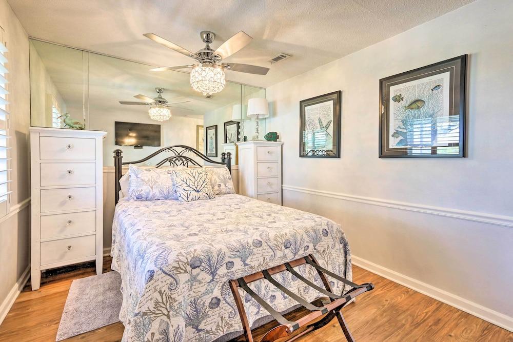 Beachfront Condo w/ Pool Access in Hilton Head!