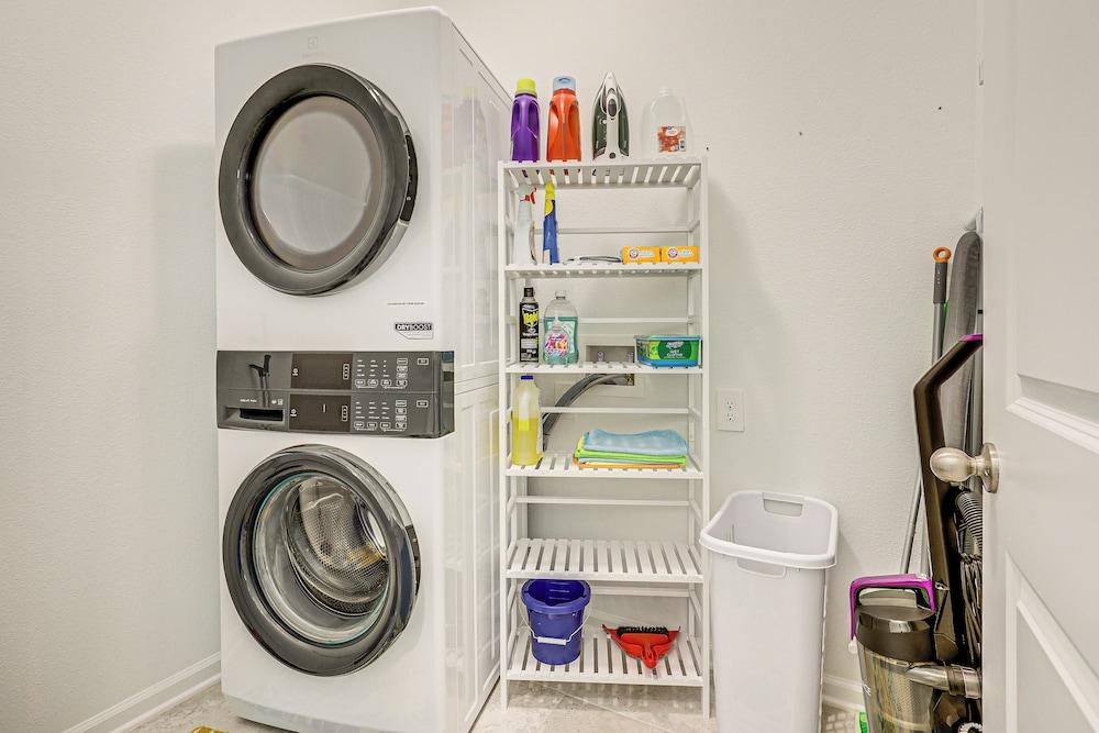 St Augustine Getaway < 1 Mi to Historic Downtown!