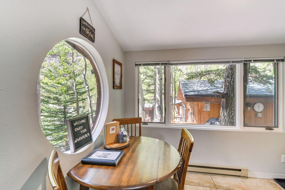 Cabin on Clear Creek: A Hobbits Retreat!