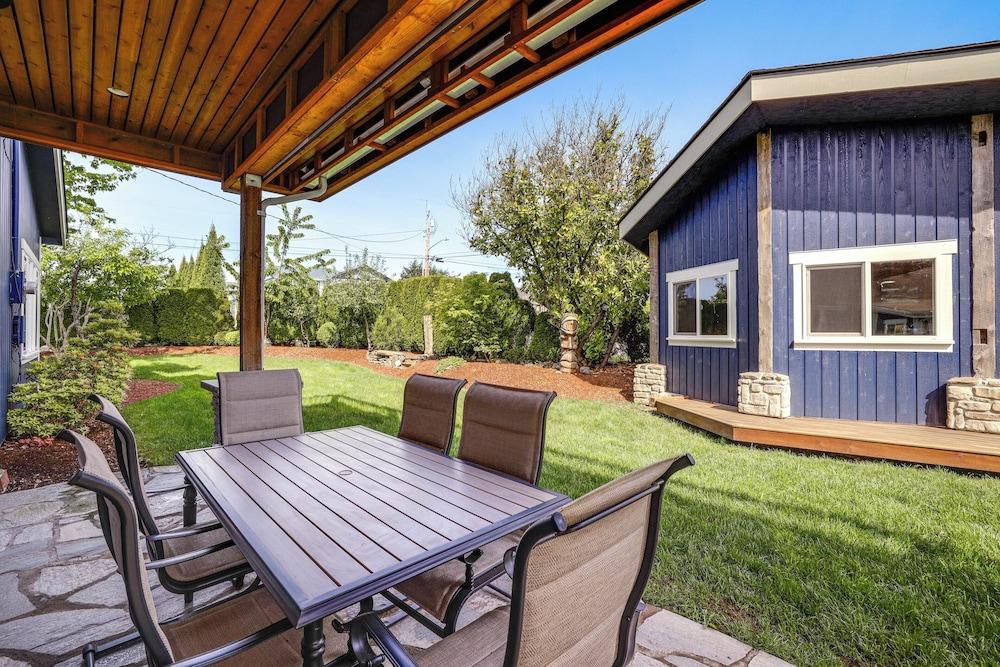 Bellingham Vacation Rental w/ Private Deck
