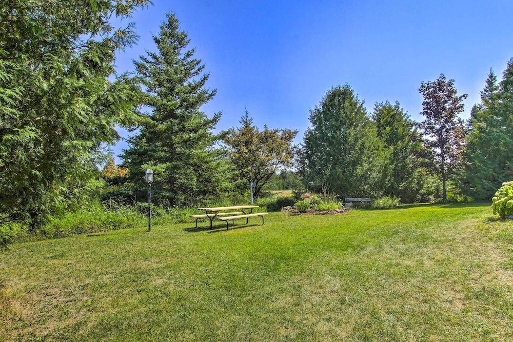 Cozy Sister Bay Getaway in Converted Barn!