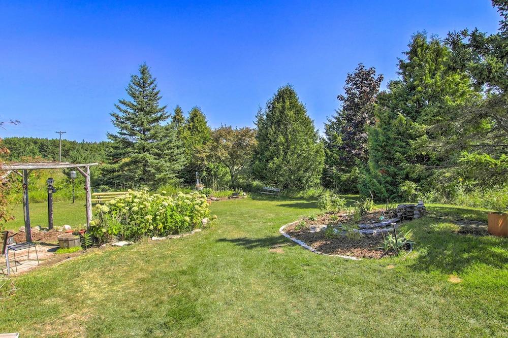 Cozy Sister Bay Getaway in Converted Barn!