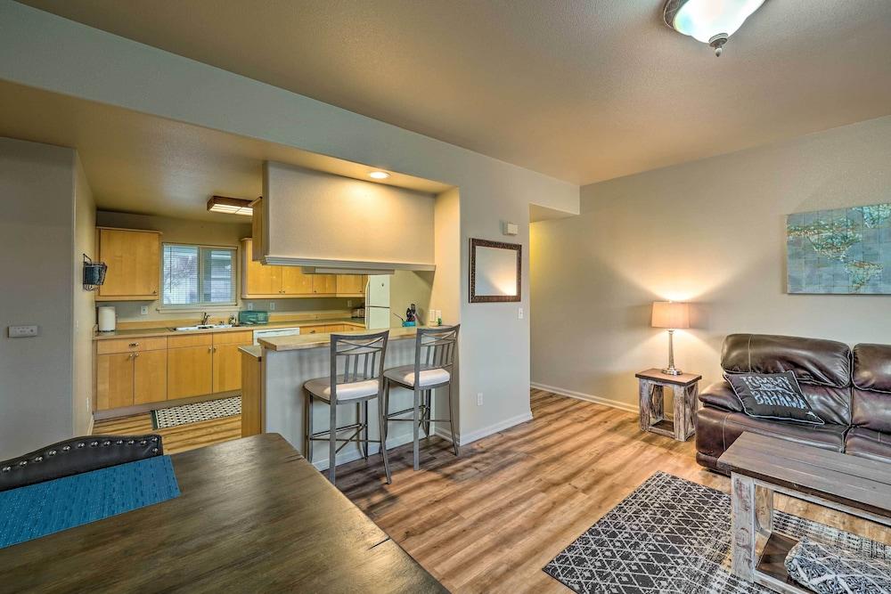 Central Apt: Private Fireplace & Patio Access