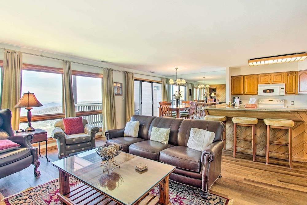 Wintergreen Condo w/ Balcony + Mountain Views!