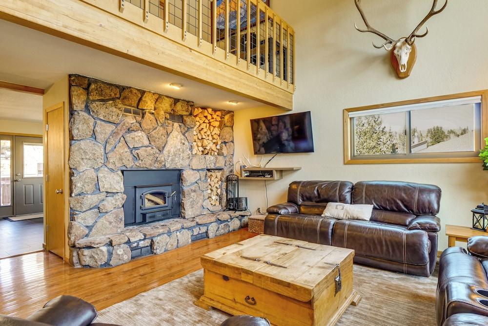 Private Deck & Hot Tub: Silverthorne Home!