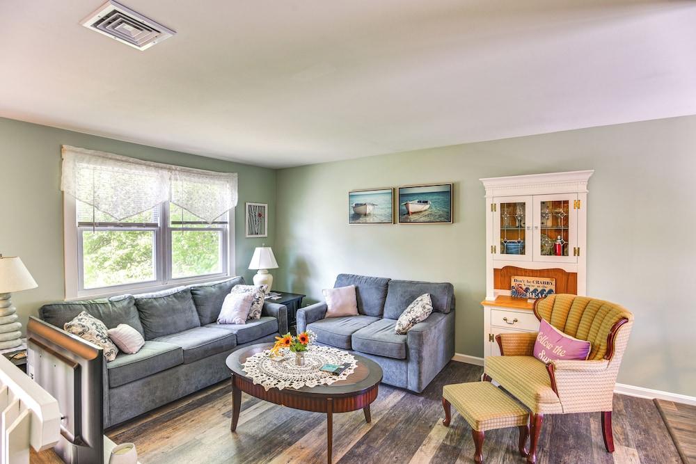 Bright Narragansett Beach Escape w/ Deck & Yard!