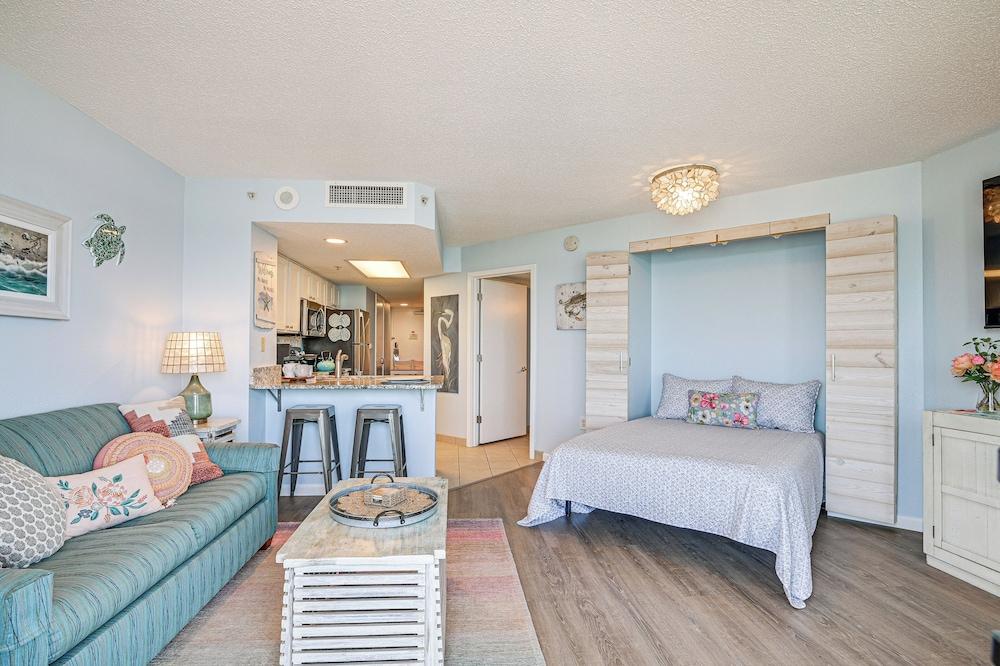 Steps to Boardwalk: Condo w/ Pool in Myrtle Beach