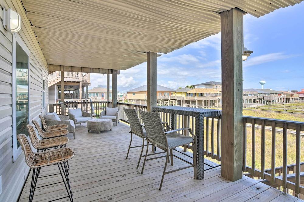 Near Ocean: Surfside Beach Gem w/ Deck & Views!