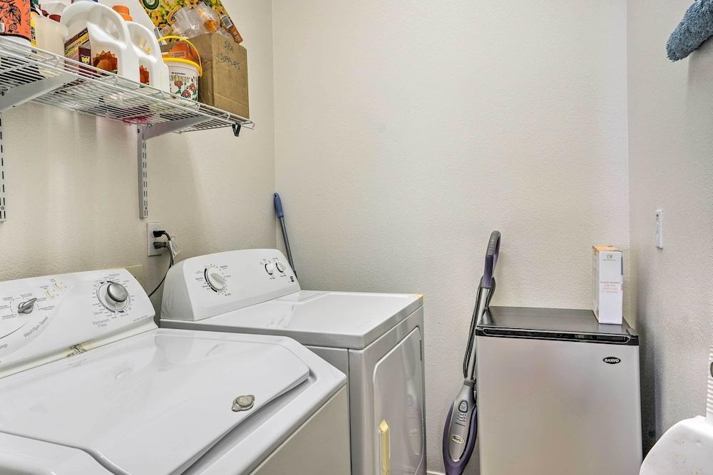 2 Mi to Coachella: Indio Home w/ Fire Pit!