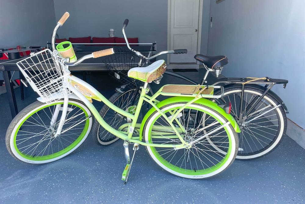 Beach Shuttle & Pool: Bishop's Landing Townhome