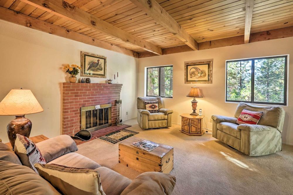 Rustic Truckee Cabin Near Donner Lake, Ski Resorts