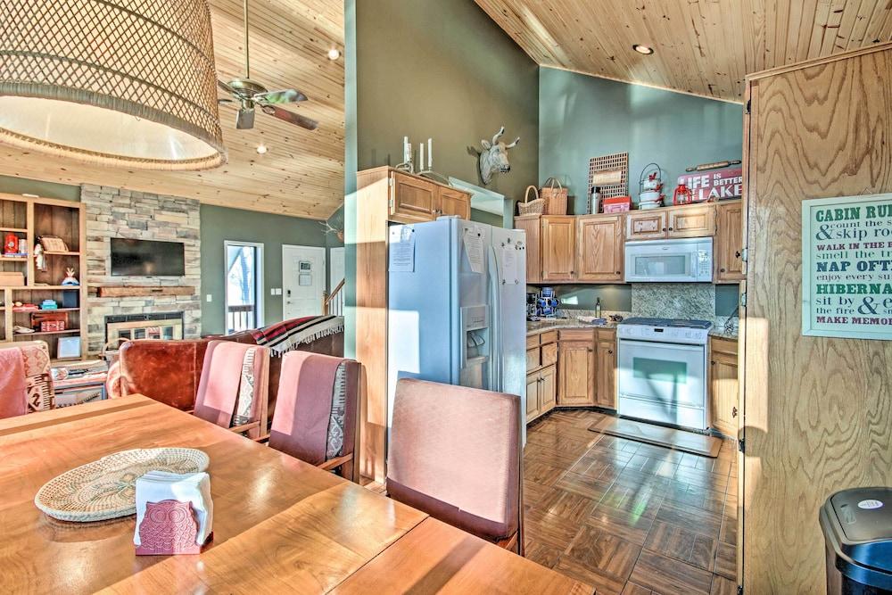 Fire Pit & Boat Slip: Waterfront Grove Getaway