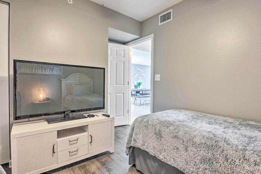 The Terrace at Pelican Beach Resort: View + Pool!