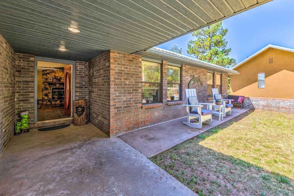 Cloudcroft Escape w/ Forest Views!