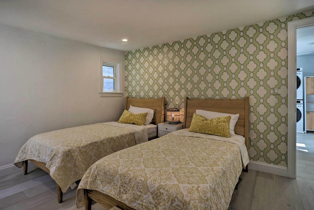 Upscale + Unique Townhome in University City!