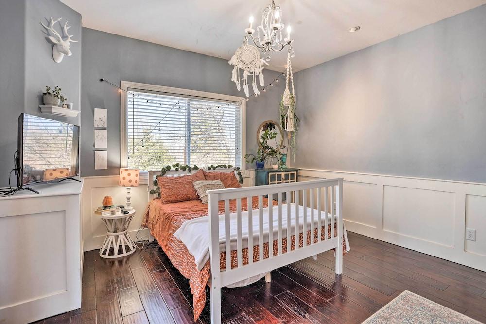 Lovely Lake Arrowhead Home w/ Private Hot Tub