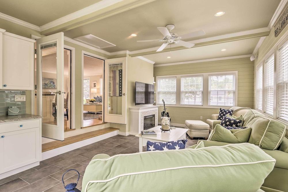 ~ 4 Mi to Dtwn: Chatham Home w/ Fire Pit