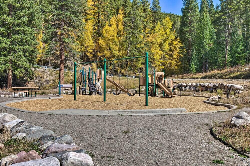 6 Mi to Breck Ski Resort: Family Cabin w/ Hot Tub!