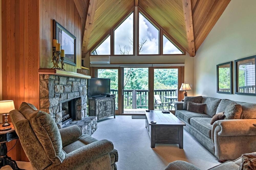 Beech Mountain Condo w/ Balcony, Walk to Resort!
