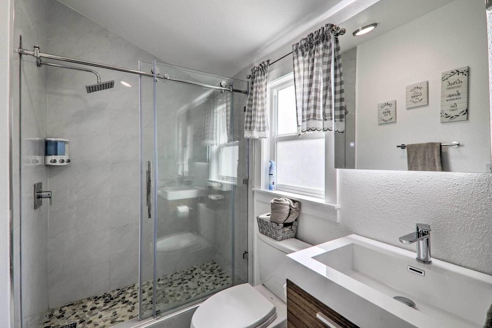 Sun-soaked Livermore Gem With Patio & Fire Pit!