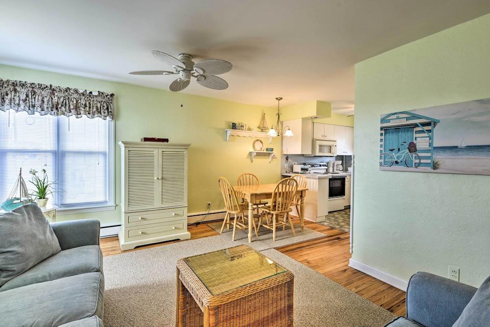 Wildwood Crest Condo: 2 Blocks to Beach!