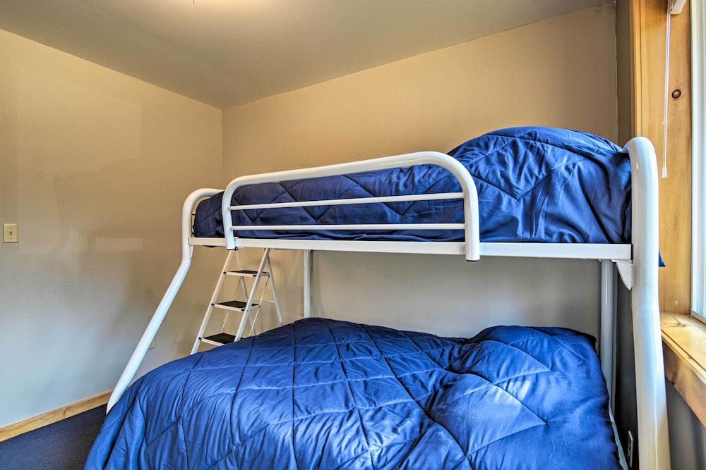 Orv, Snowmobiling & Hunting Cabin on Groomed Trail