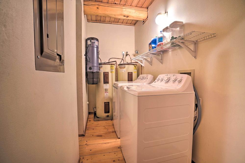 Bend Log Cabin w/ Cascade Mountain Views!