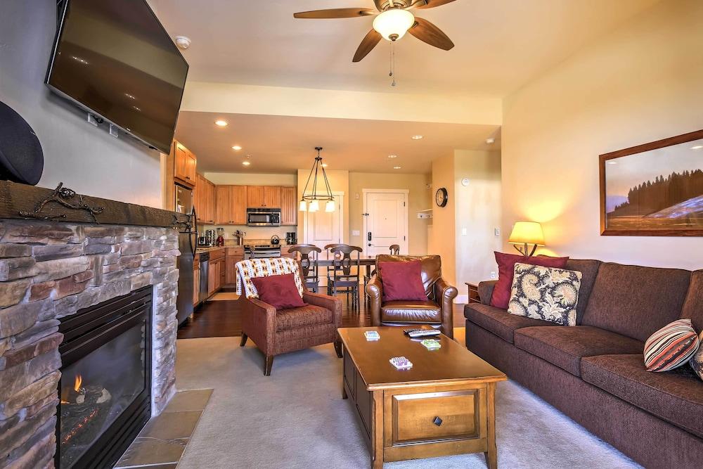 Ski-in/ski-out Access: Mtn-view Granby Condo!