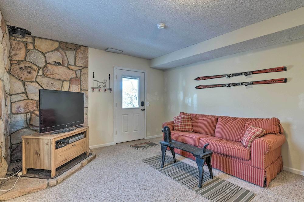 Massanutten Retreat w/ Double Deck & Mtn View!