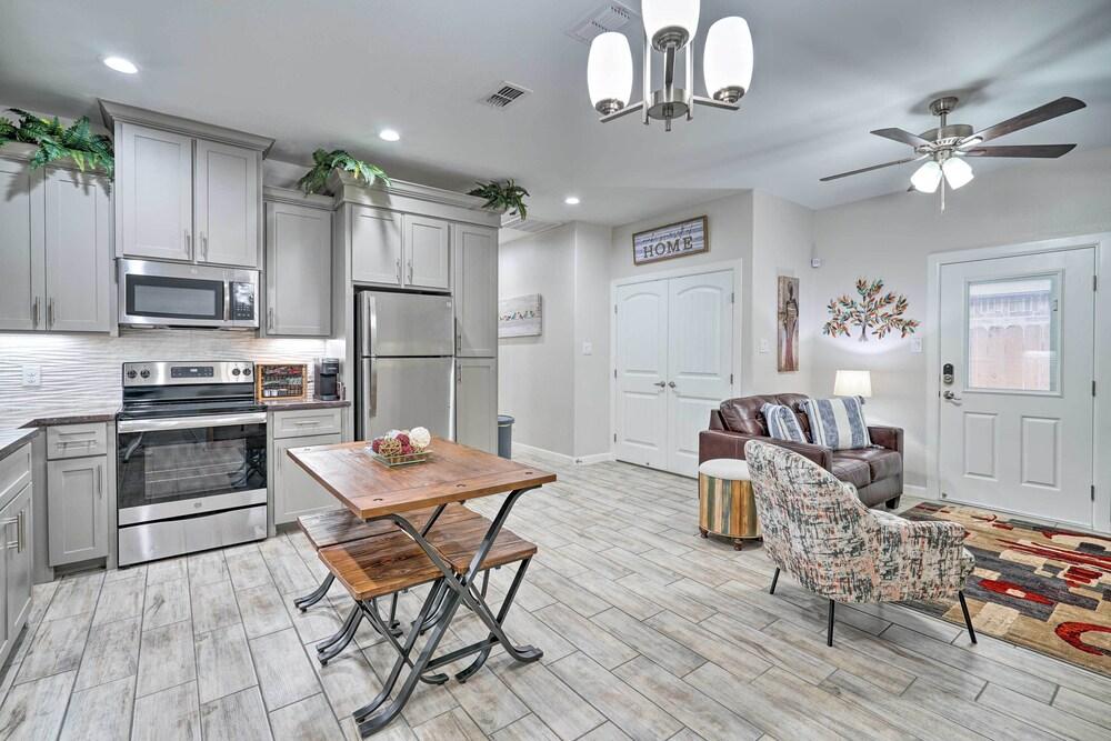 2 Mi to Utrgv: Edinburg Apt in Quiet Neighborhood