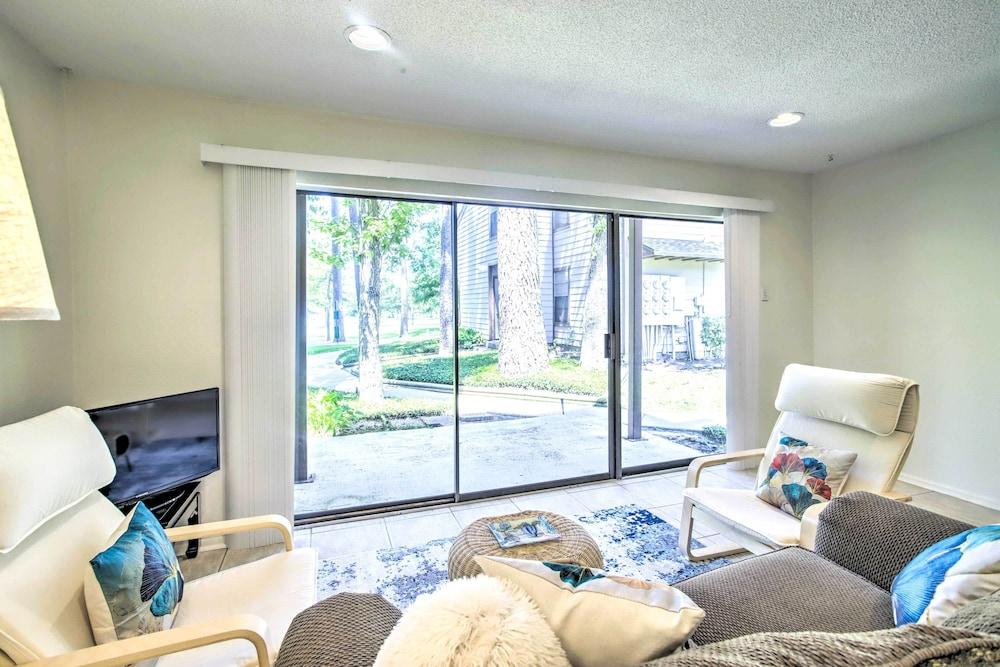 Walden Golf Course Condo Near Lake Conroe!