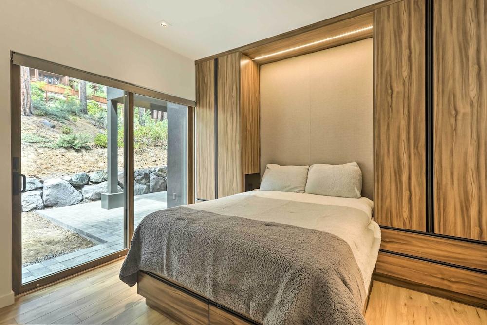 Sleek & Spacious Incline Village Hideaway!