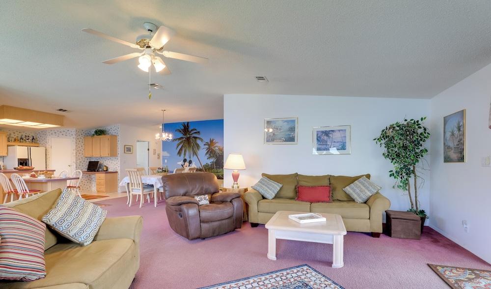 Steps to Pool: Winter Garden House w/ Lanai!