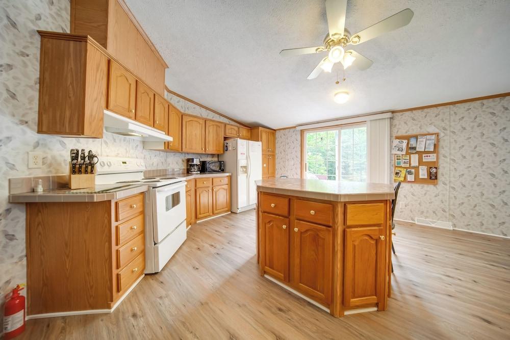 Secluded Ohio Getaway on 65 Acres!