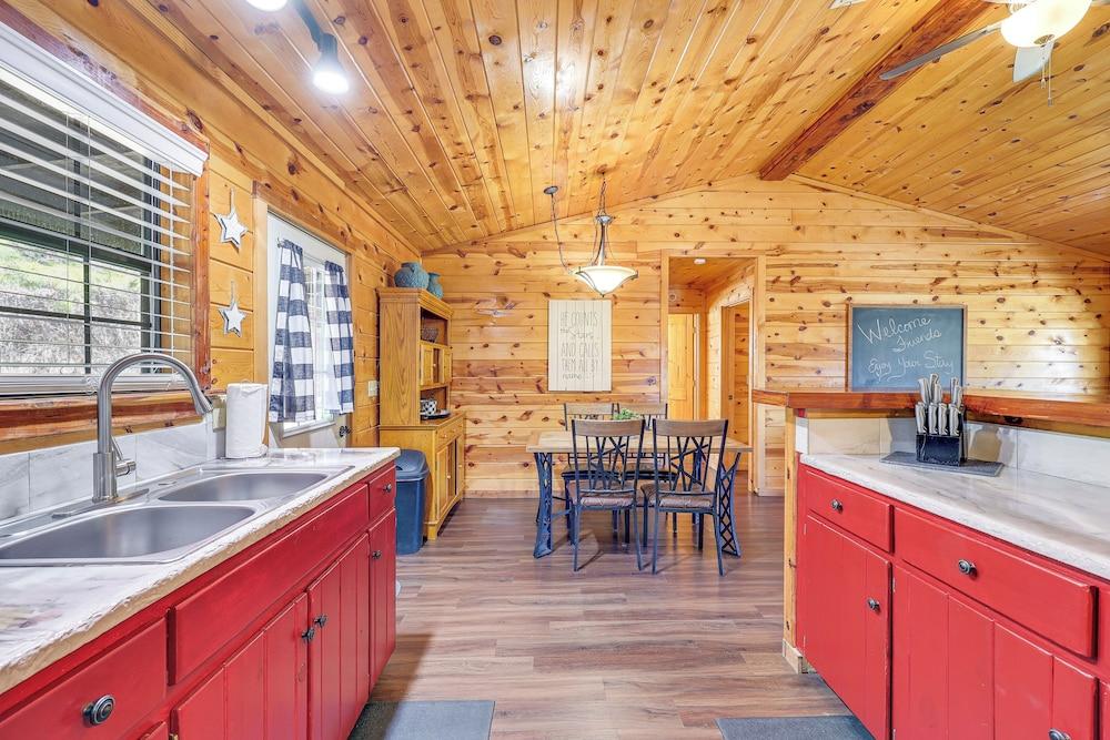 Broken Bow 'starlight Cabin' w/ Private Hot Tub!