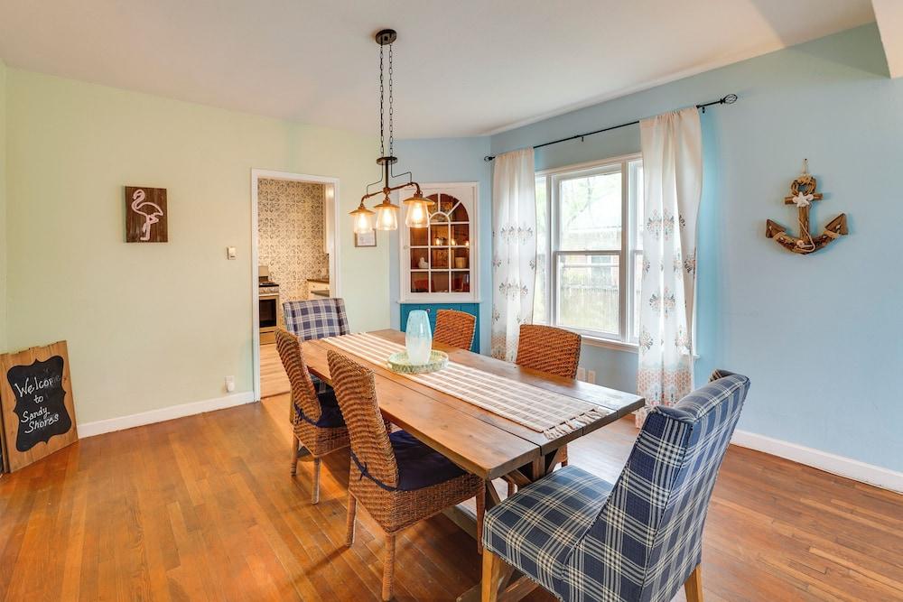 Vintage Corpus Christi Home - 2 Blocks From Beach!