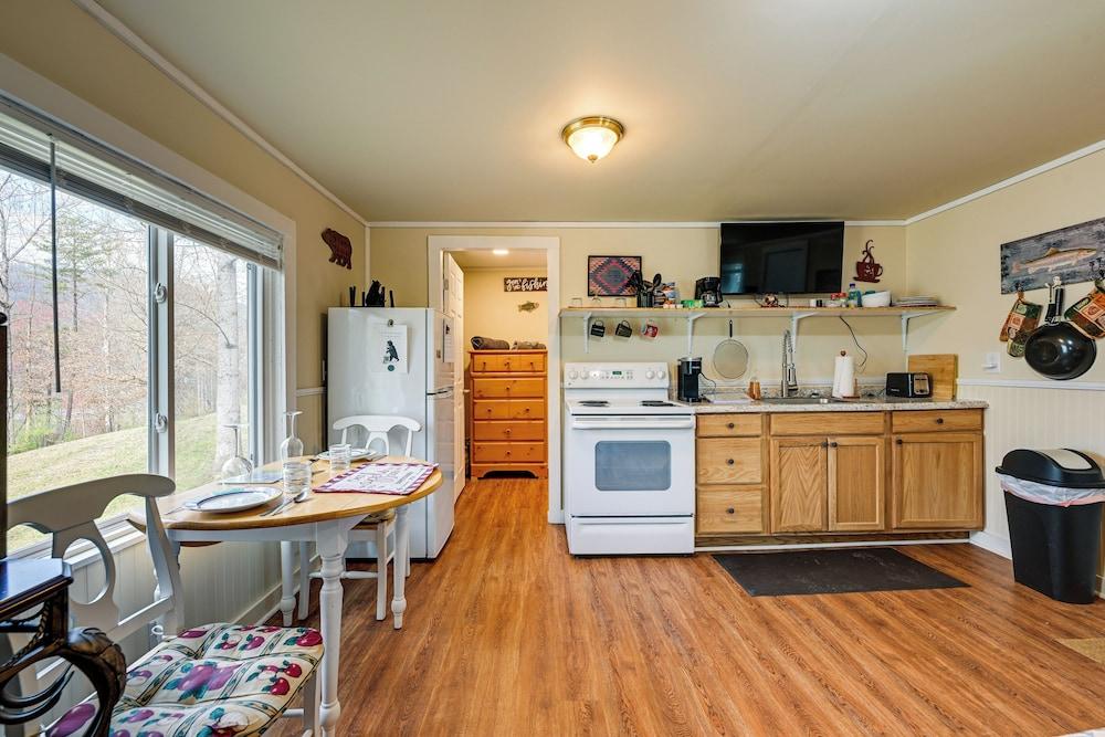 Shared Hot Tub & Fire Pit: Tranquil Whittier Gem!