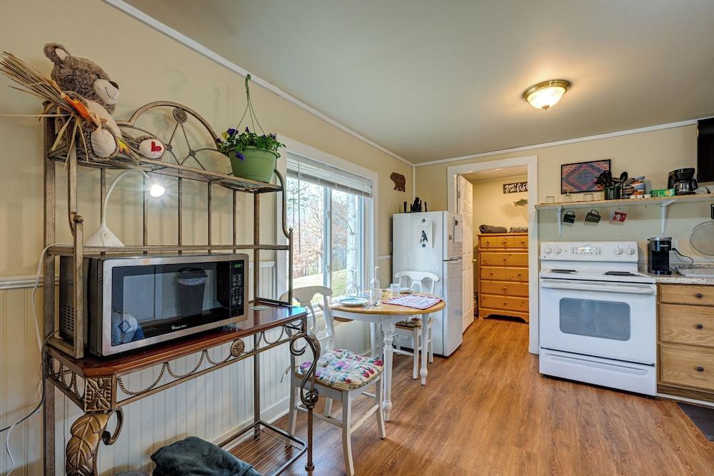 Shared Hot Tub & Fire Pit: Tranquil Whittier Gem!