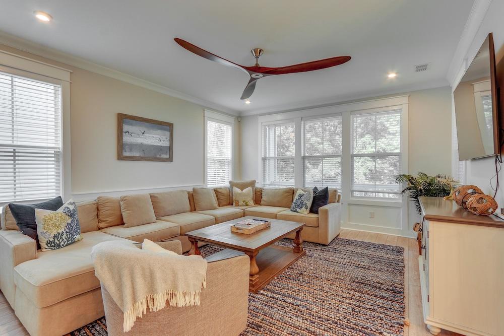 3 Decks & Water Views: Breezy Home in Hilton Head